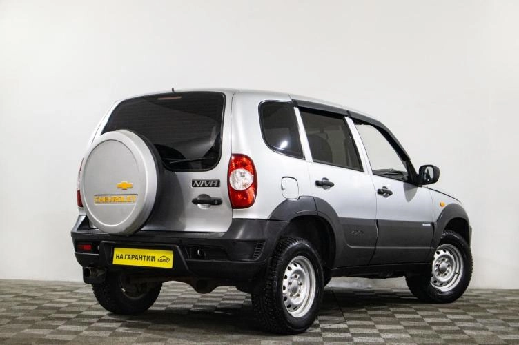 Chevrolet Niva 4 из 5