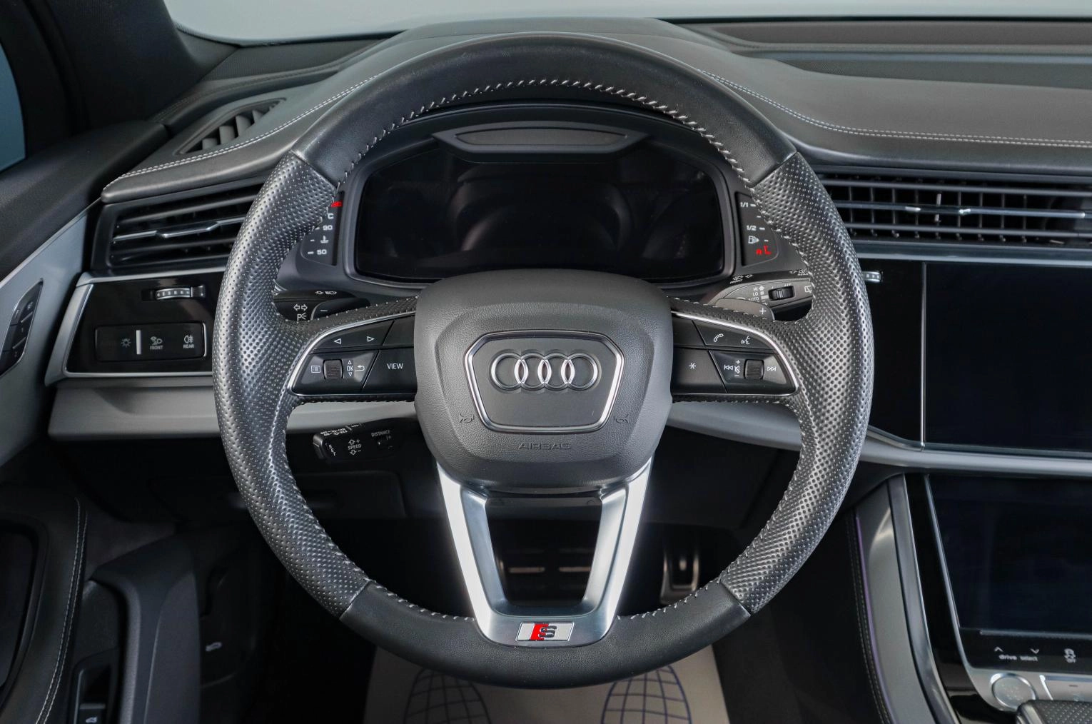 Audi Q7 13 из 25