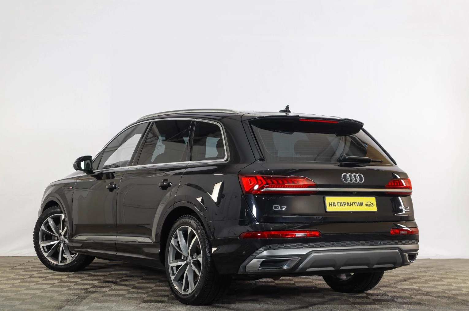 Audi Q7 4 из 25