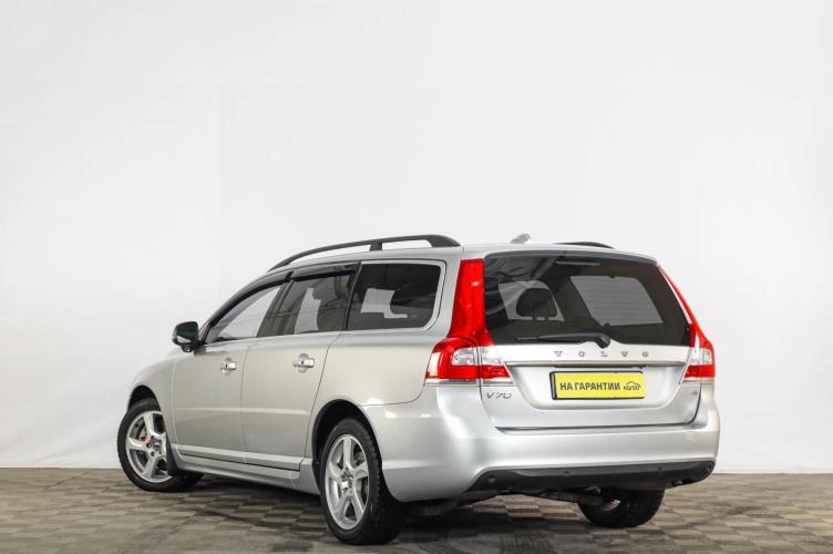 Volvo V70 4 из 6