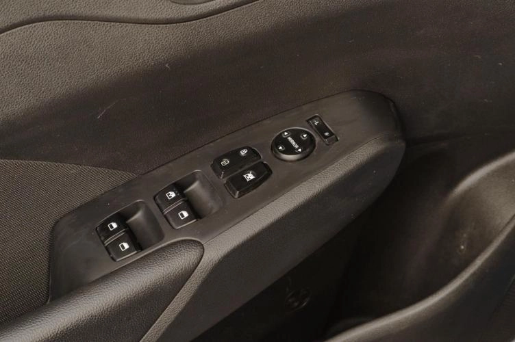 Hyundai Solaris 8 из 17