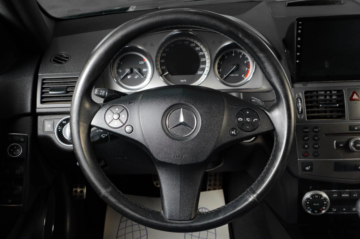 Mercedes-Benz C-класс 14 из 18