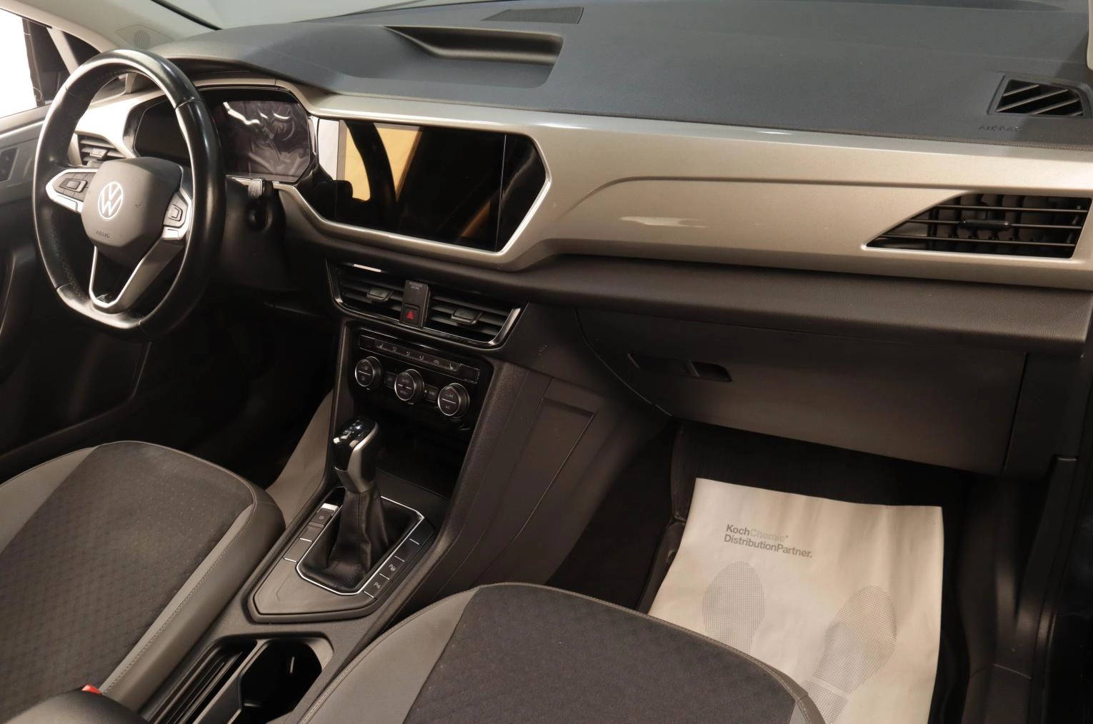 Volkswagen Taos 9 из 16