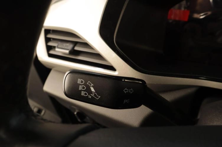 Volkswagen Taos 10 из 16