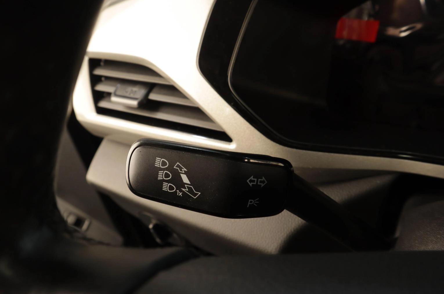 Volkswagen Taos 10 из 16