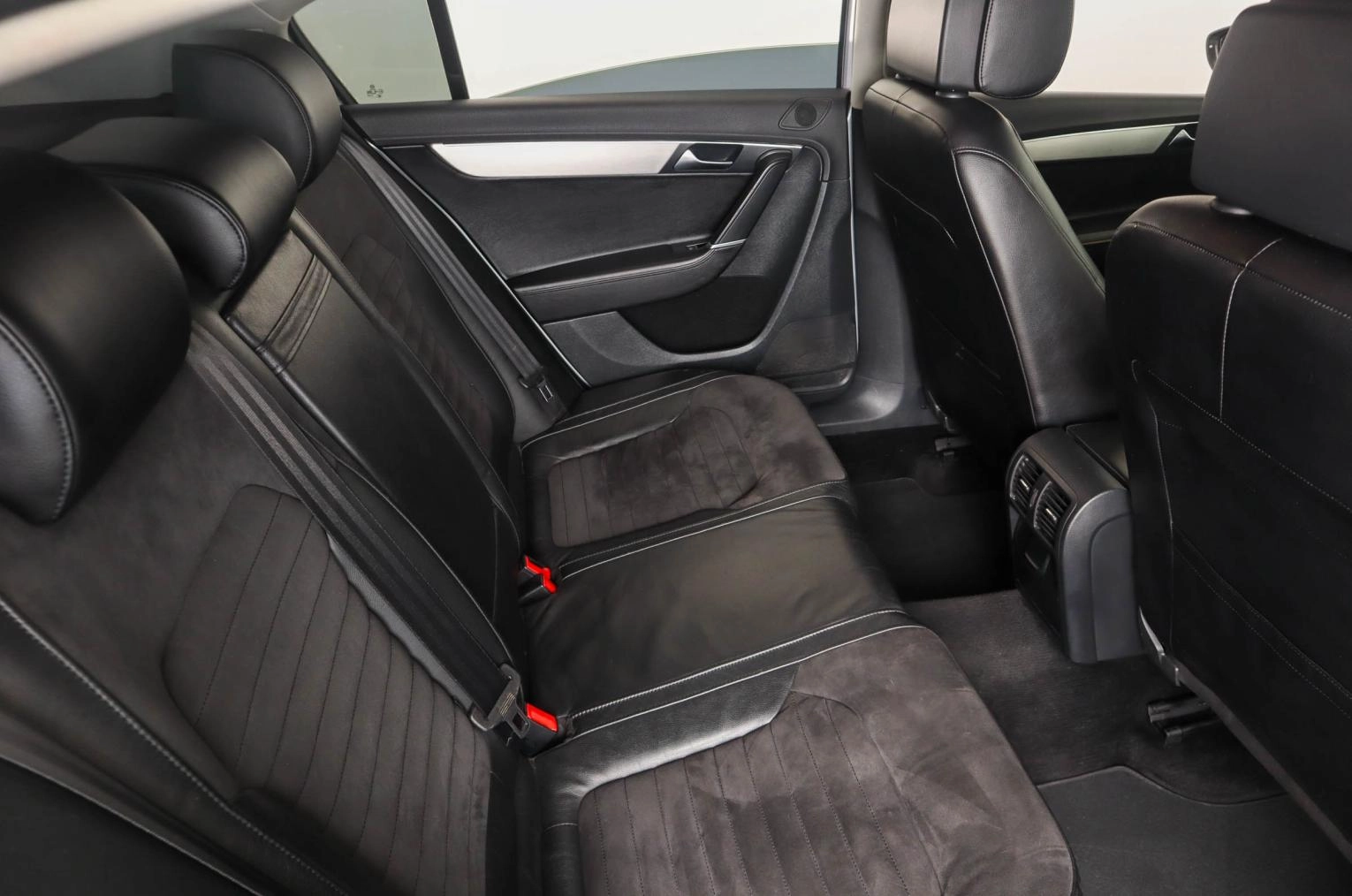 Volkswagen Passat 10 из 25
