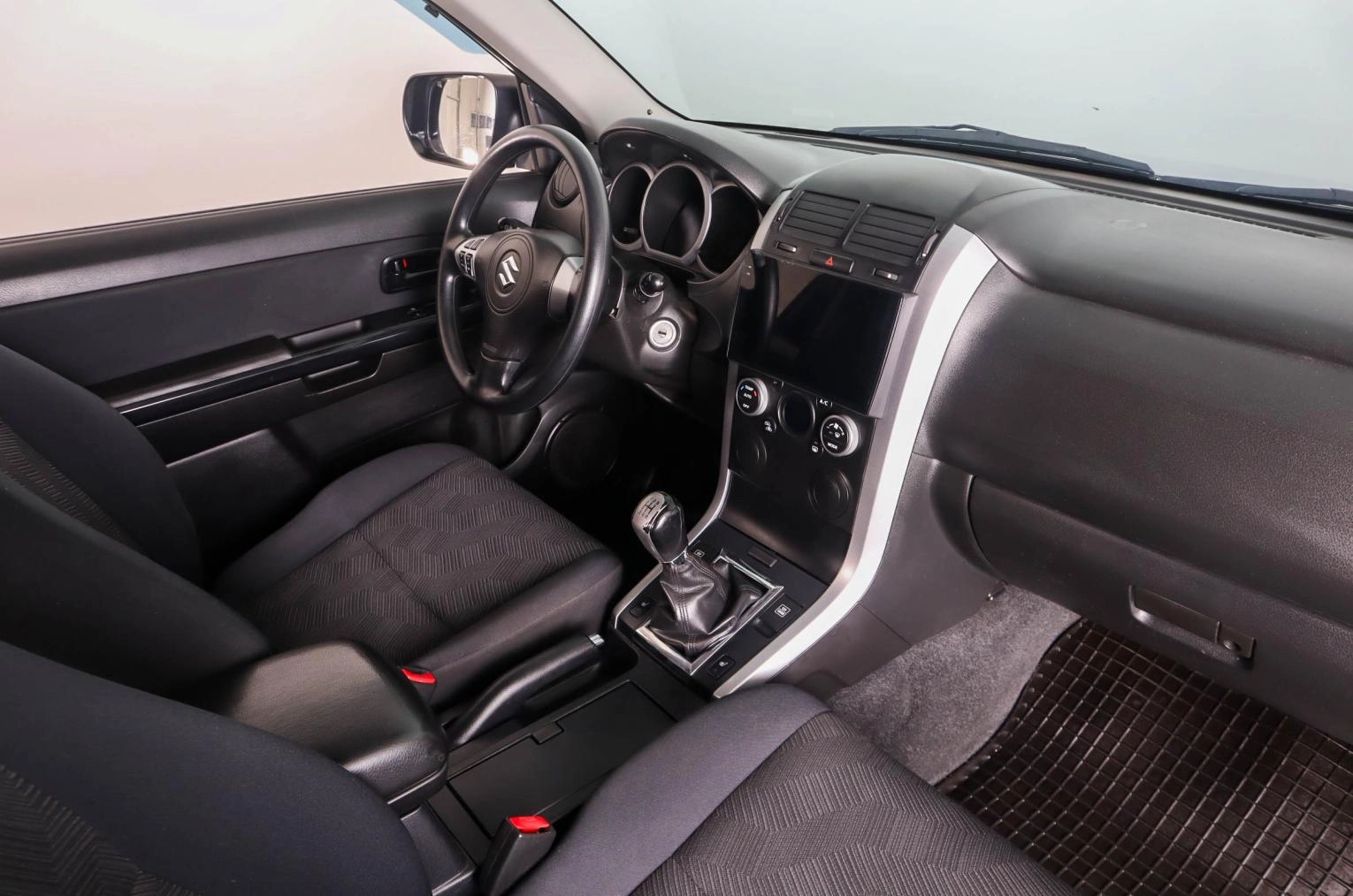 Suzuki Grand Vitara 11 из 22