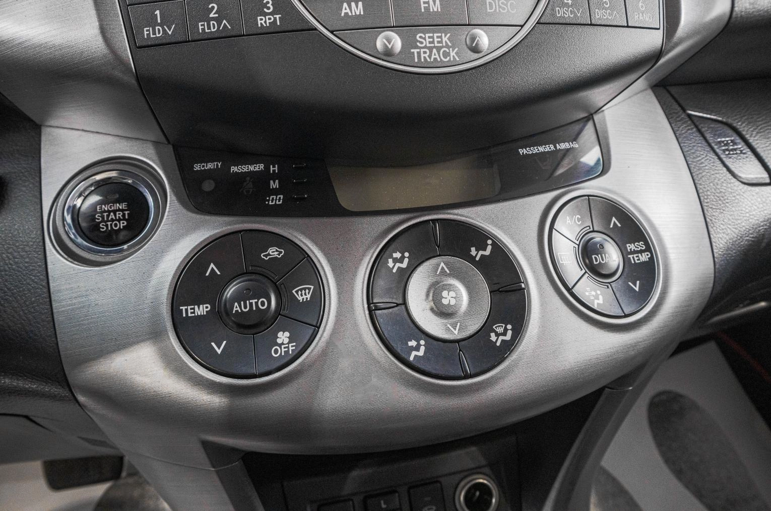 Toyota RAV4 21 из 28