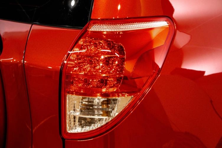 Toyota RAV4 9 из 28