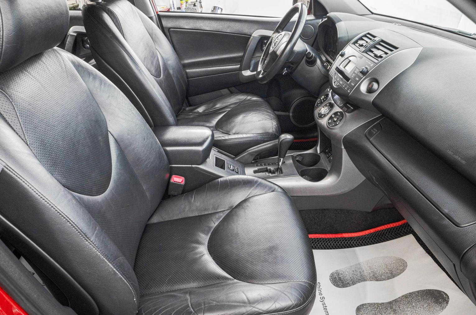 Toyota RAV4 25 из 28