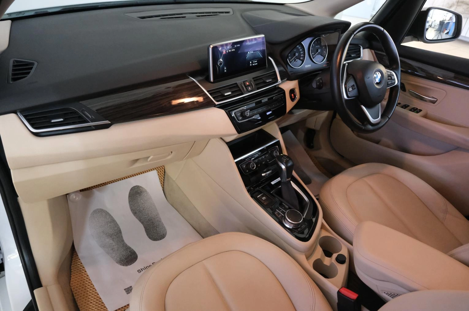 BMW 2 серия Active Tourer 19 из 24