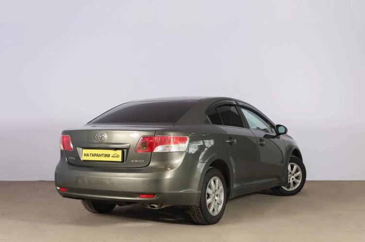 Toyota Avensis 4 из 6