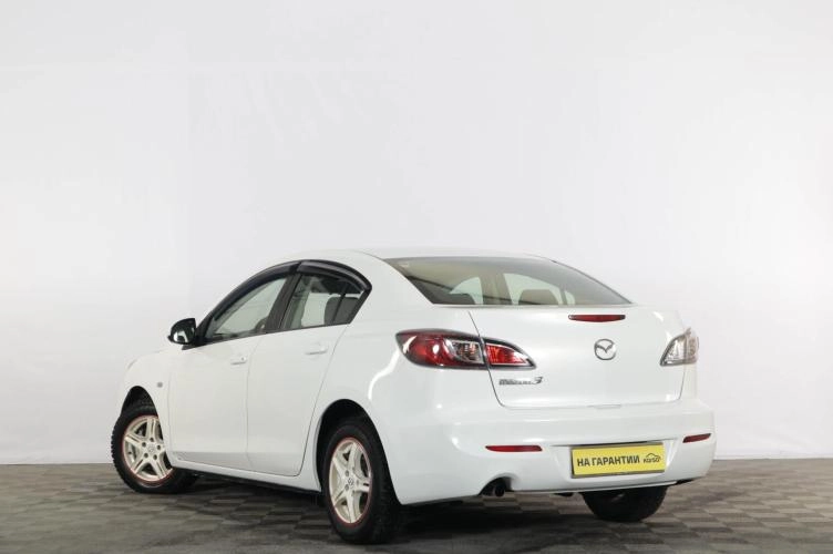Mazda 3 4 из 6
