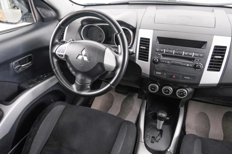 Mitsubishi Outlander 9 из 21
