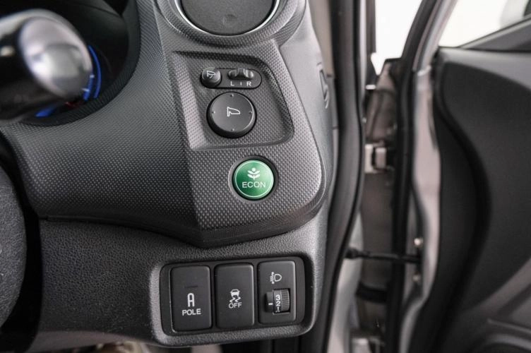 Honda Insight 17 из 20