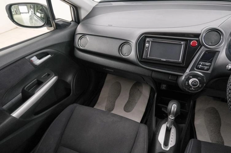 Honda Insight 11 из 20