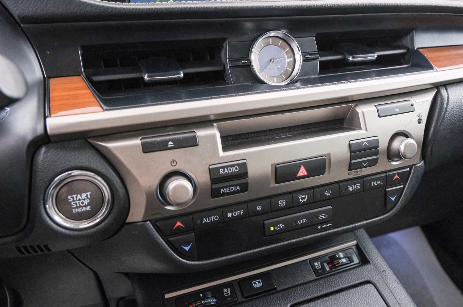 Lexus ES 16 из 24