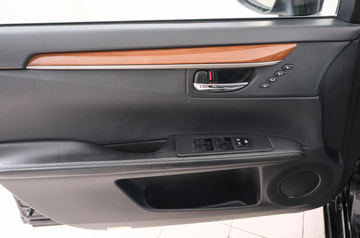 Lexus ES 20 из 24