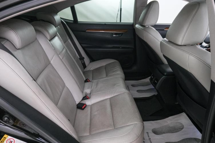 Lexus ES 23 из 24