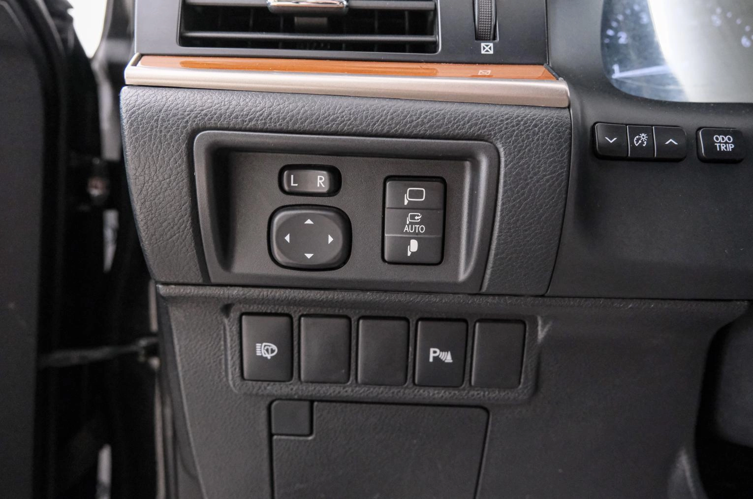 Lexus ES 18 из 24