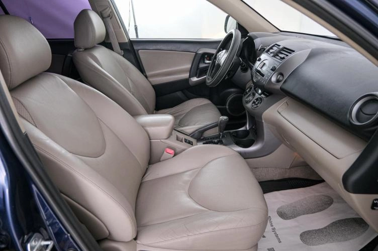 Toyota RAV4 13 из 22