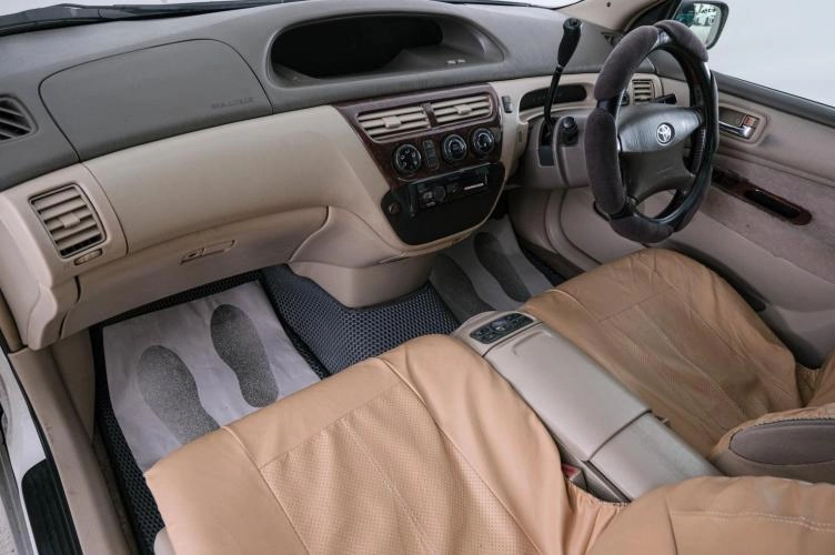 Toyota Vista 12 из 19