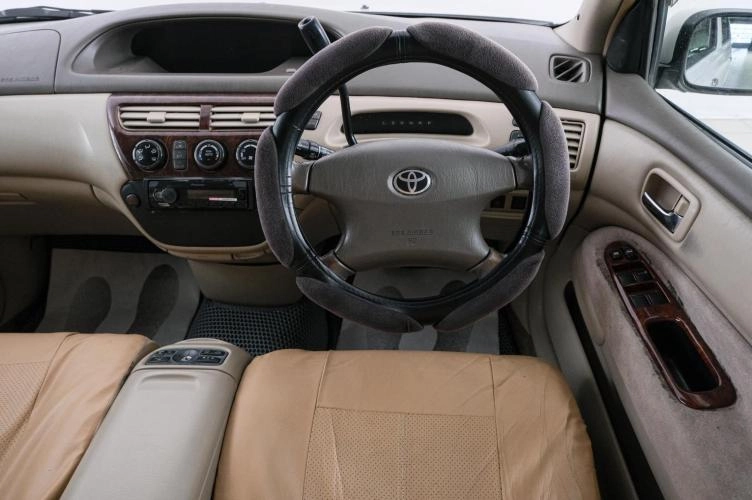 Toyota Vista 14 из 19