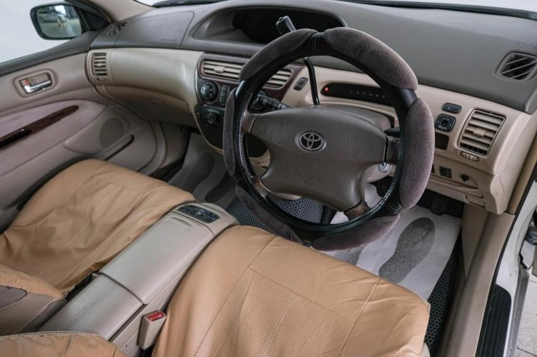 Toyota Vista 8 из 19