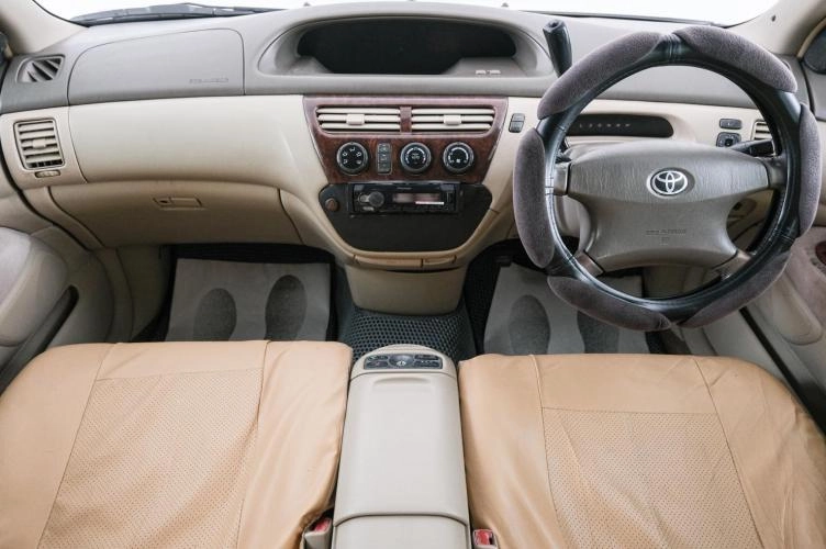 Toyota Vista 10 из 19