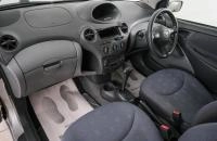 Toyota Vitz 12 из 21