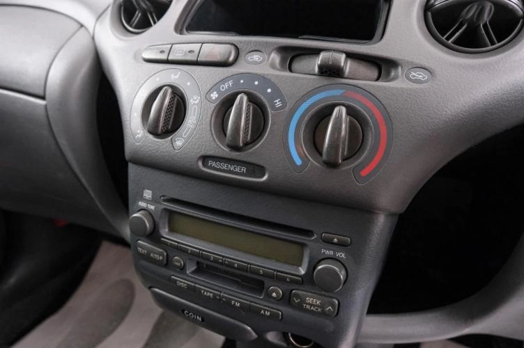 Toyota Vitz 15 из 21