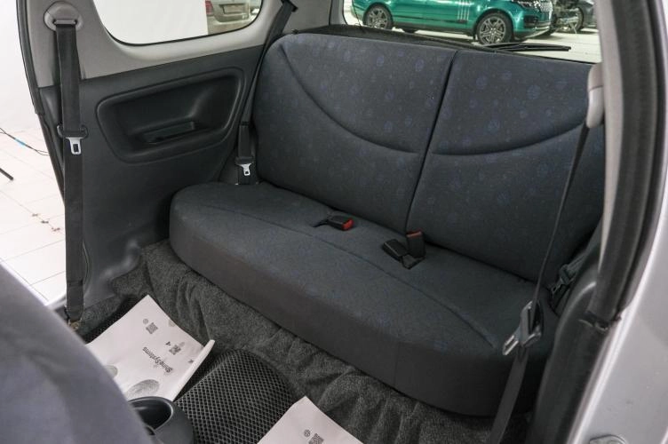 Toyota Vitz 20 из 21