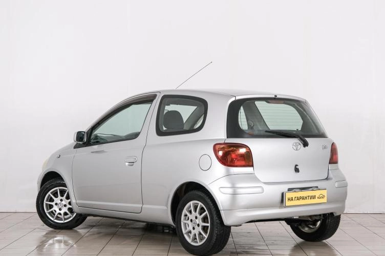 Toyota Vitz 4 из 21