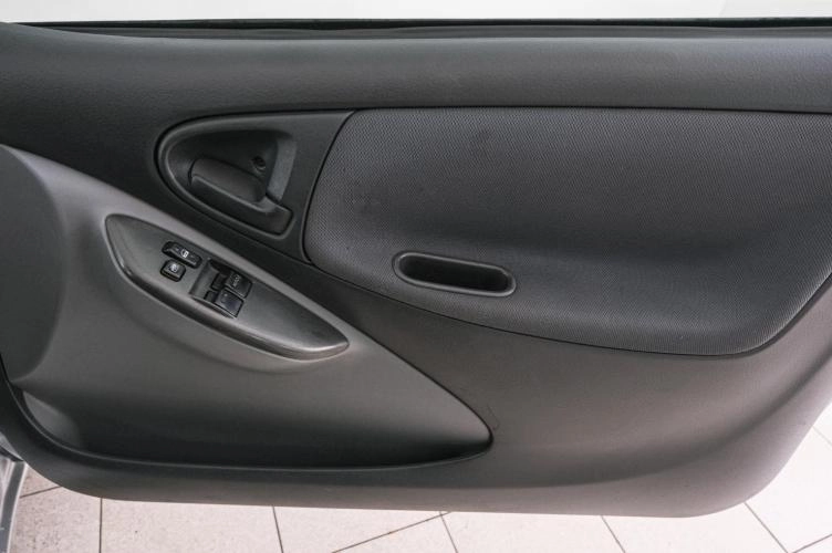 Toyota Vitz 18 из 21