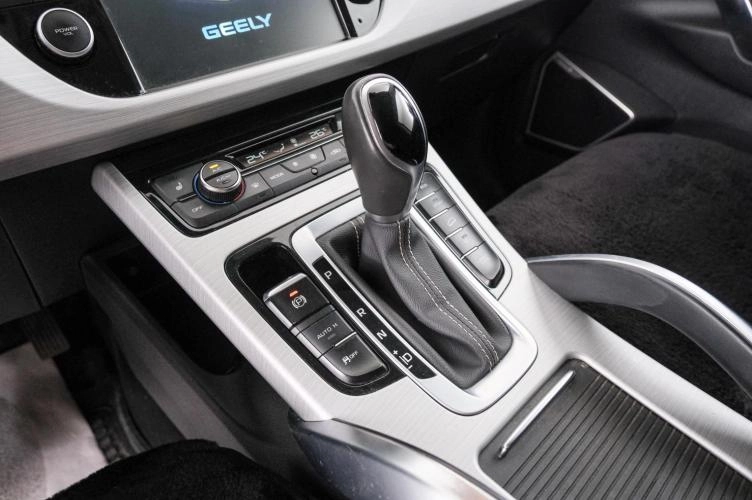 Geely Atlas 16 из 22