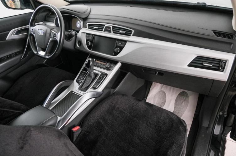 Geely Atlas 12 из 22