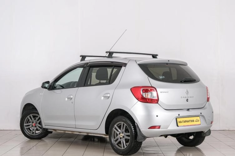 Renault Sandero 4 из 6