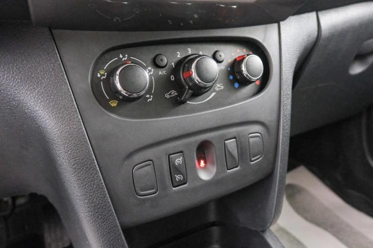 Renault Sandero 16 из 23