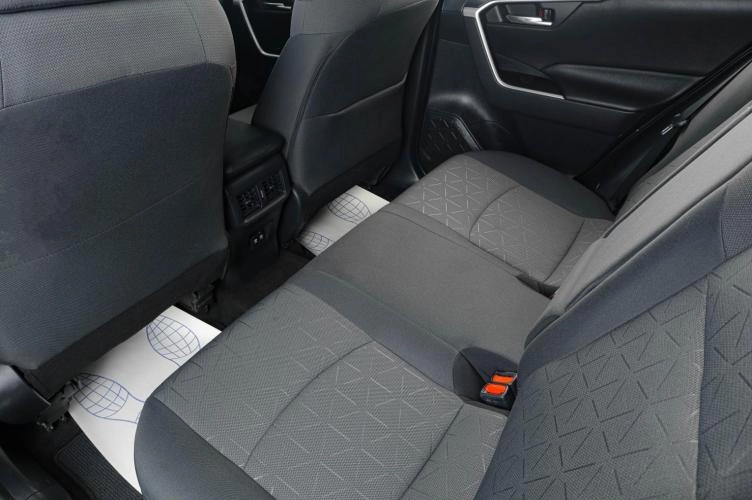 Toyota RAV4 8 из 19