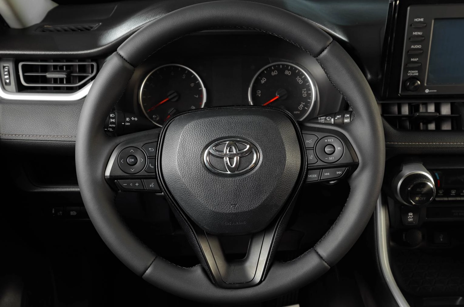 Toyota RAV4 13 из 19