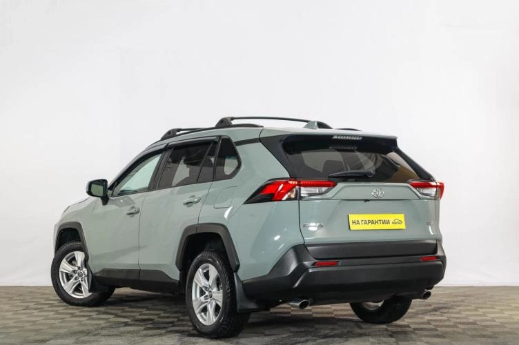 Toyota RAV4 4 из 6