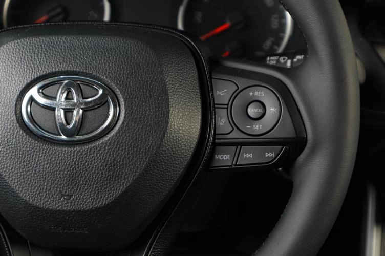 Toyota RAV4 15 из 19