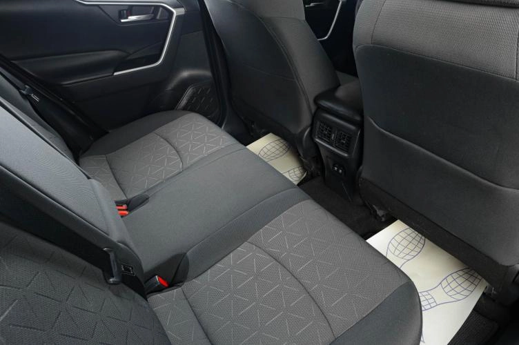 Toyota RAV4 9 из 19