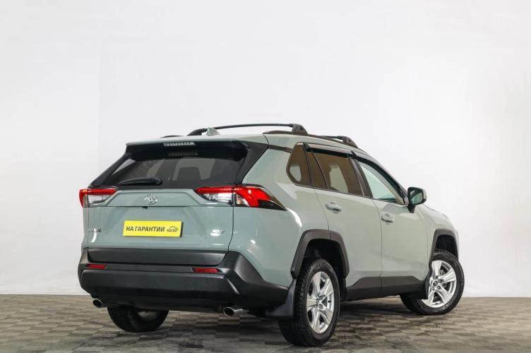 Toyota RAV4 6 из 6