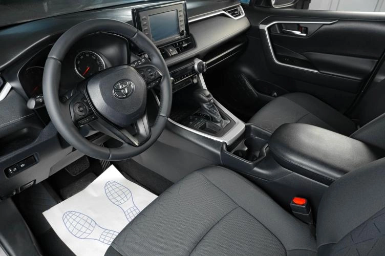 Toyota RAV4 7 из 19