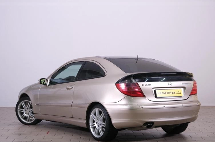 Mercedes-Benz C-класс 4 из 6
