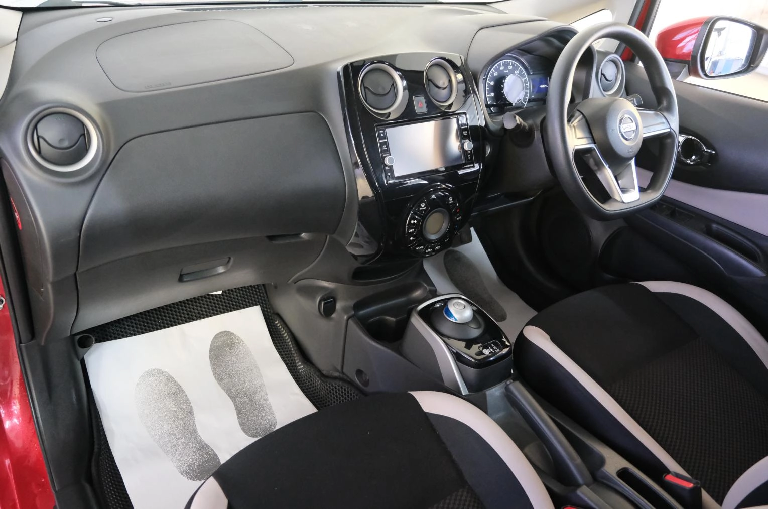 Nissan Note 18 из 22