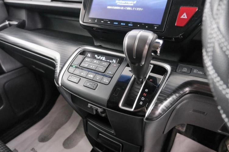 Honda Stepwgn Spada 16 из 23