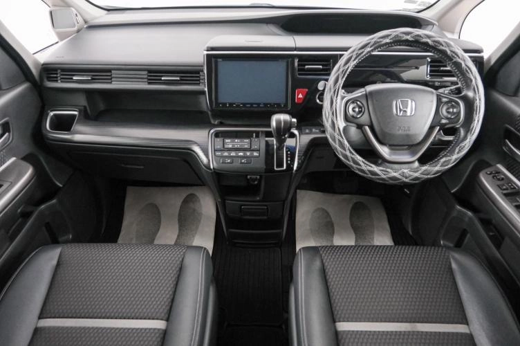 Honda Stepwgn Spada 10 из 23