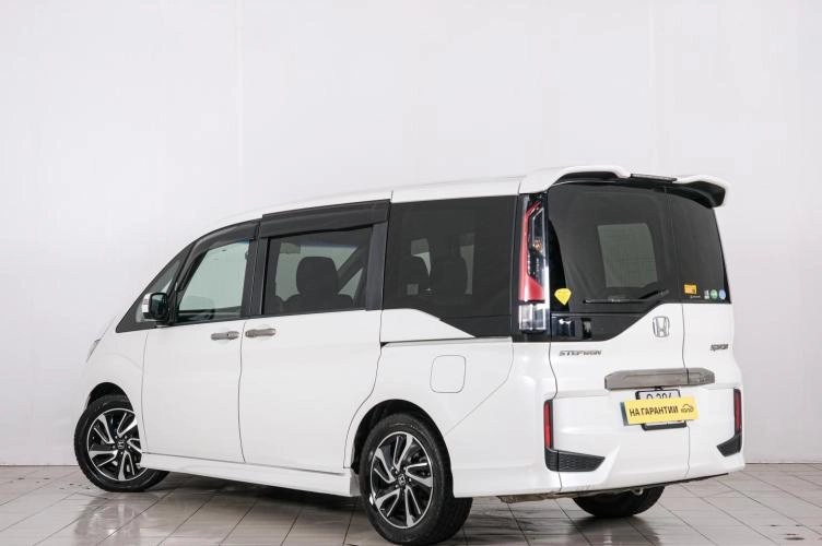 Honda Stepwgn Spada 4 из 23